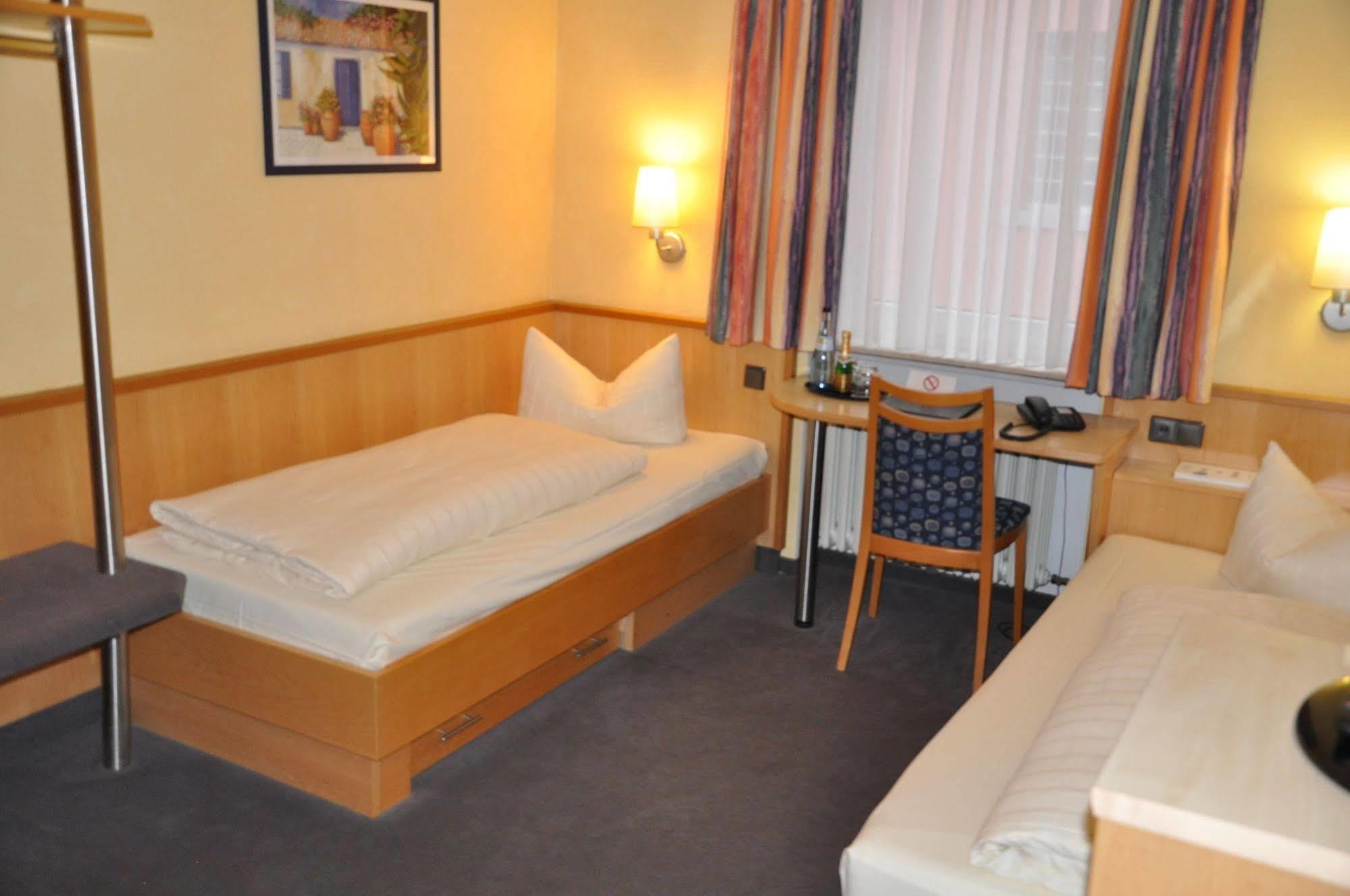 City Partner Hotel Strauss Βίρτσμπουργκ Εξωτερικό φωτογραφία